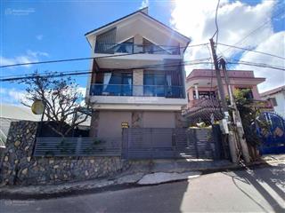 Định cư nước ngoài cần bán gấp căn villa 228m2, 12p kinh doanh tp đà lạt. view thung lũng