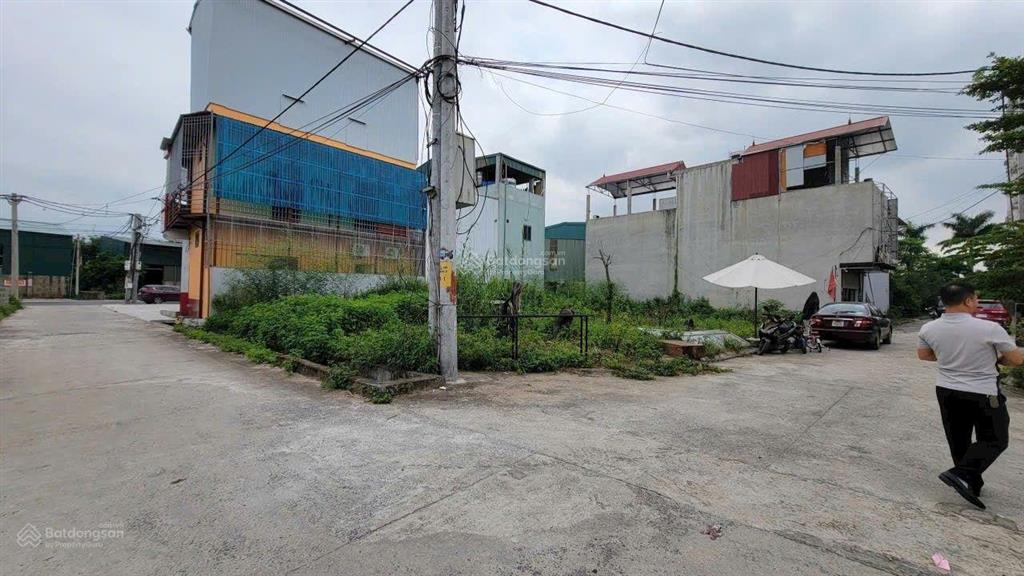 Bán lô góc mặt tiền mênh mang đất đấu giá dư dụ sát mặt đường tl 427, lưu không rộng.