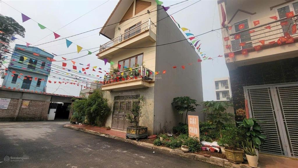 Bán mấy lô đất tại đấu giá đình quảng  mỹ hưng thanh oai .ngay sát trụ sở cơ quan cs điều tra bca
