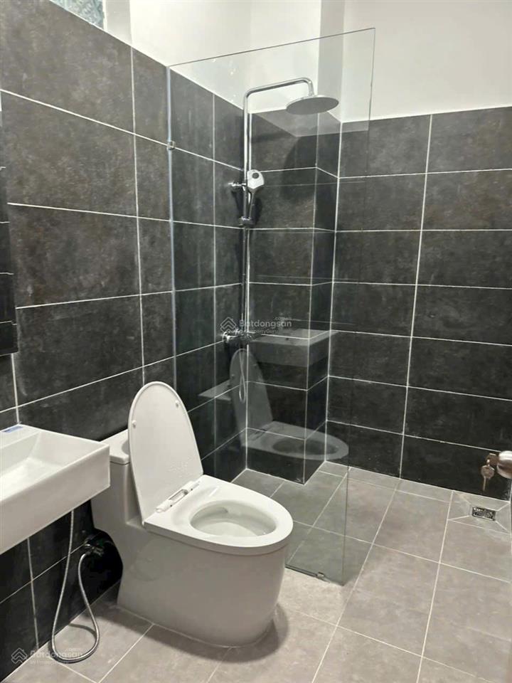 Bán nhà mặt tiền kinh doanh đường tam đảo, p. 15, quận 10, 5x15m, 4 tầng, 12 tỷ bớt lộc