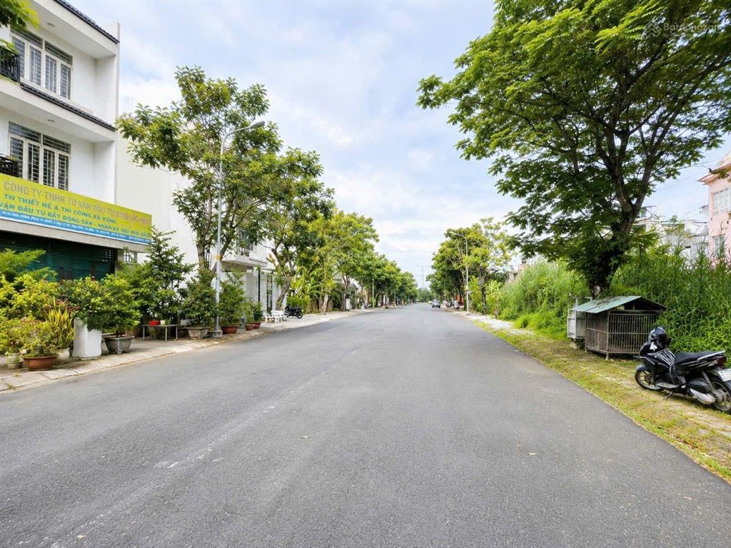 Bán nền biệt thự hưng phú 1 dt 185m2 đường 16m trục thông vành đai 2