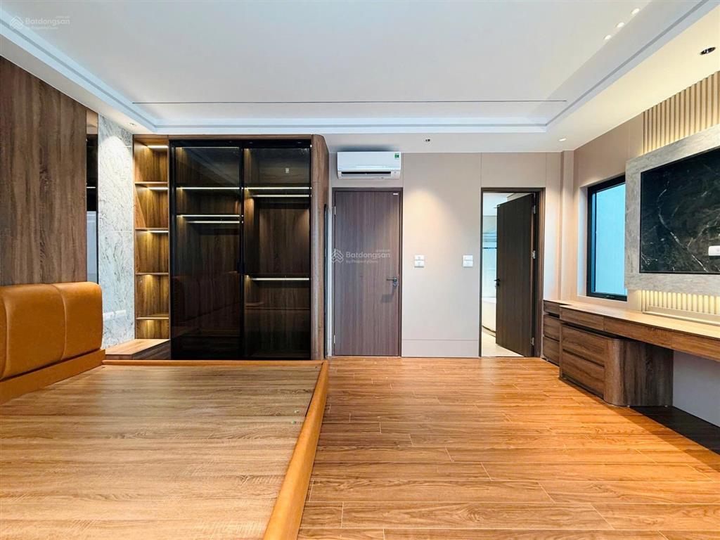 Nhà ngọc thụy, long biên, căn góc. 41m2 mt6,5m 7 tầng, giá 14,7 tỷ có tl