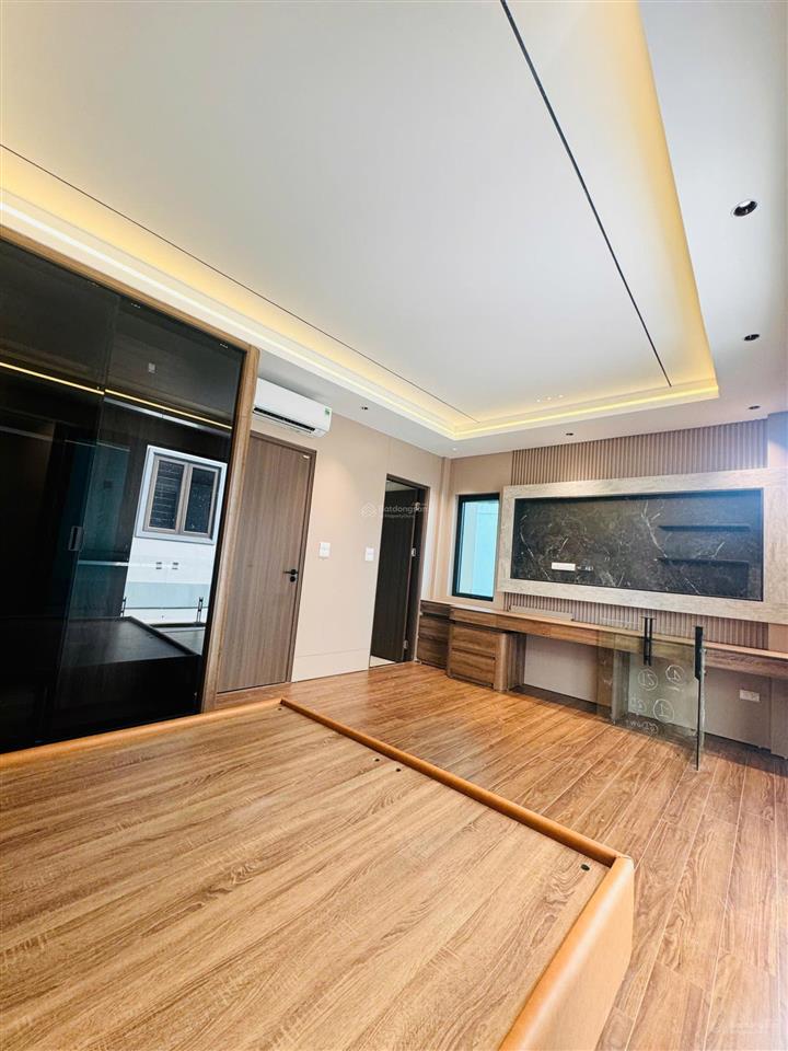 Nhà ngọc thụy, long biên, căn góc. 41m2 mt6,5m 7 tầng, giá 14,7 tỷ có tl