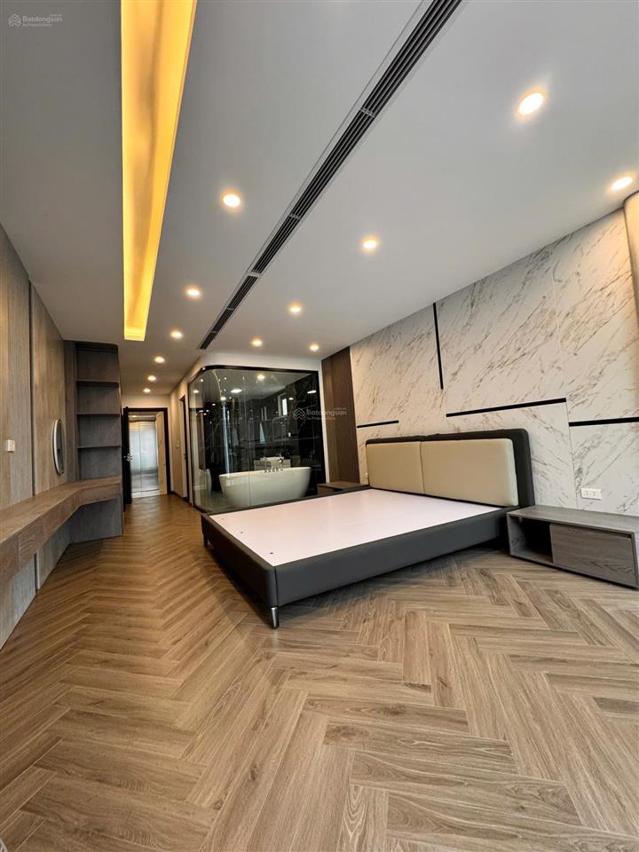 Bán nhà riêng tại đường hoa lâm, long biên, 21 tỷ, 55m2 đẹp, nhiều tiện ích