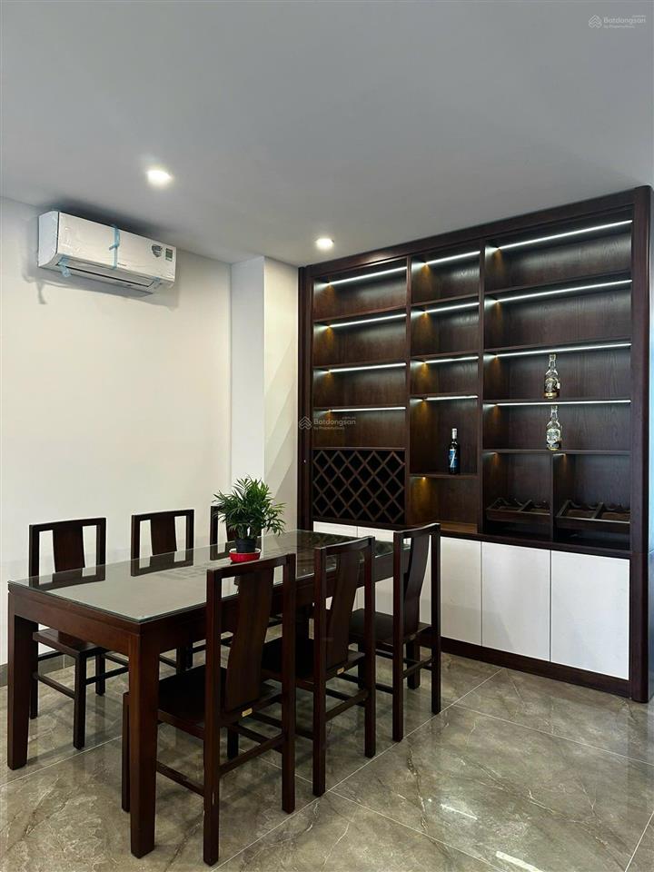 Phố lâm hạ, bồ đề, long biên. cách 15m ra hồ. 68m2 mt 5m. xây 7 tầng thang máy full đồ. 24,5 tỷ
