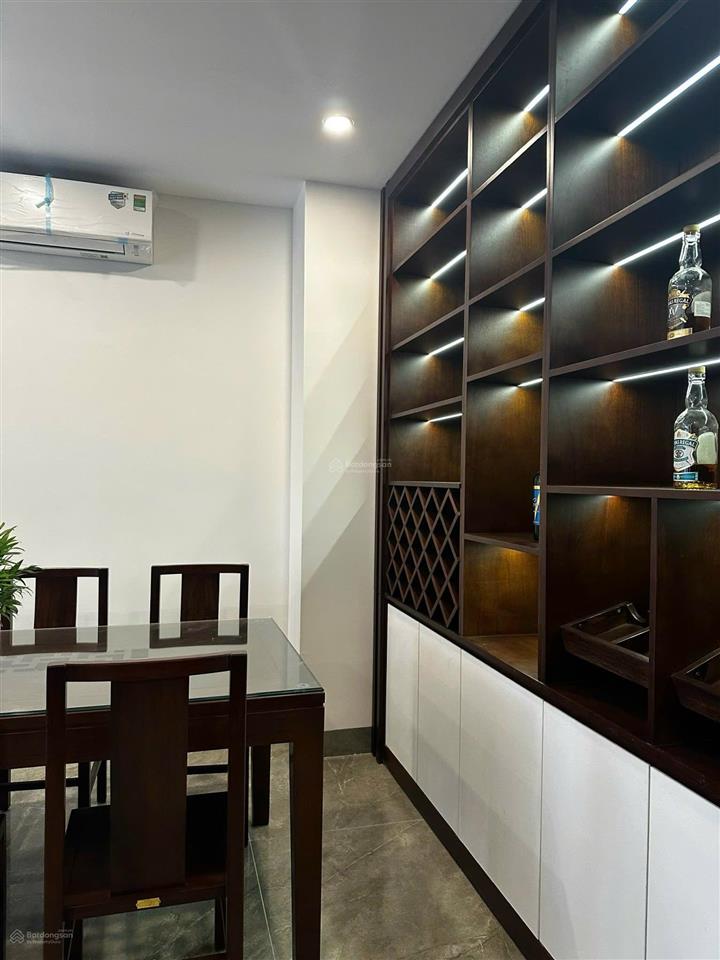 Phố lâm hạ, bồ đề, long biên. cách 15m ra hồ. 68m2 mt 5m. xây 7 tầng thang máy full đồ. 24,5 tỷ