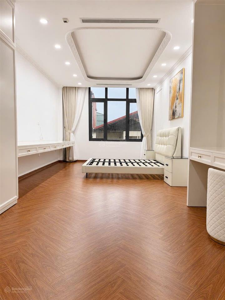 Siêu phẩm nguyễn sơn, long biên 8 tầng thang máy full nội thất. ảnh thật 100%. 91m2 mt 7,65m.38,8ty
