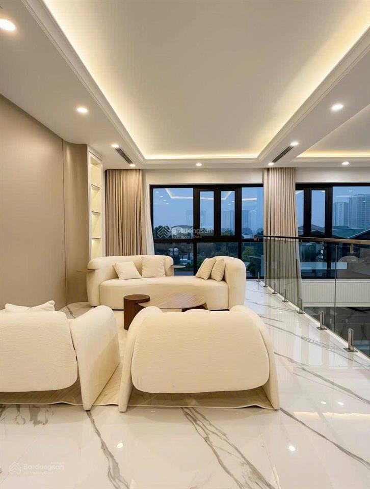 Siêu phẩm nguyễn sơn, long biên 8 tầng thang máy full nội thất. ảnh thật 100%. 91m2 mt 7,65m.38,8ty