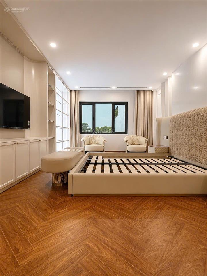 Siêu phẩm nguyễn sơn, long biên 8 tầng thang máy full nội thất. ảnh thật 100%. 91m2 mt 7,65m.38,8ty