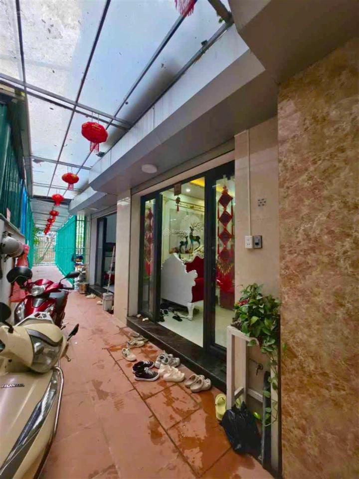 Bán nhà riêng tại thanh am, 5,8 tỷ, 30m2, 3pn, 4wc, 5 tầng, hướng tây nam