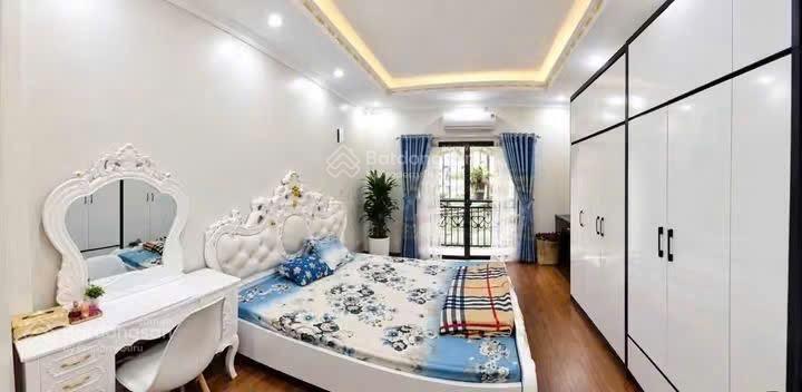 Bán nhà riêng tại thanh am, 5,8 tỷ, 30m2, 3pn, 4wc, 5 tầng, hướng tây nam
