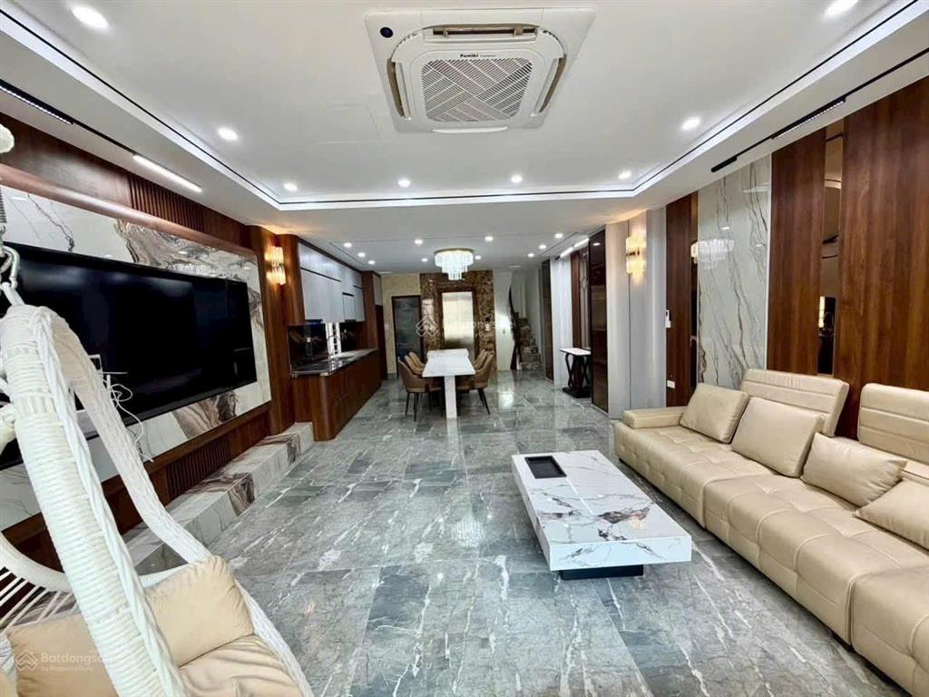 Nhà bát khối long biên, s 80m2 mt 5m căn góc 8 tầng full đồ. 20,5 tỷ có tl