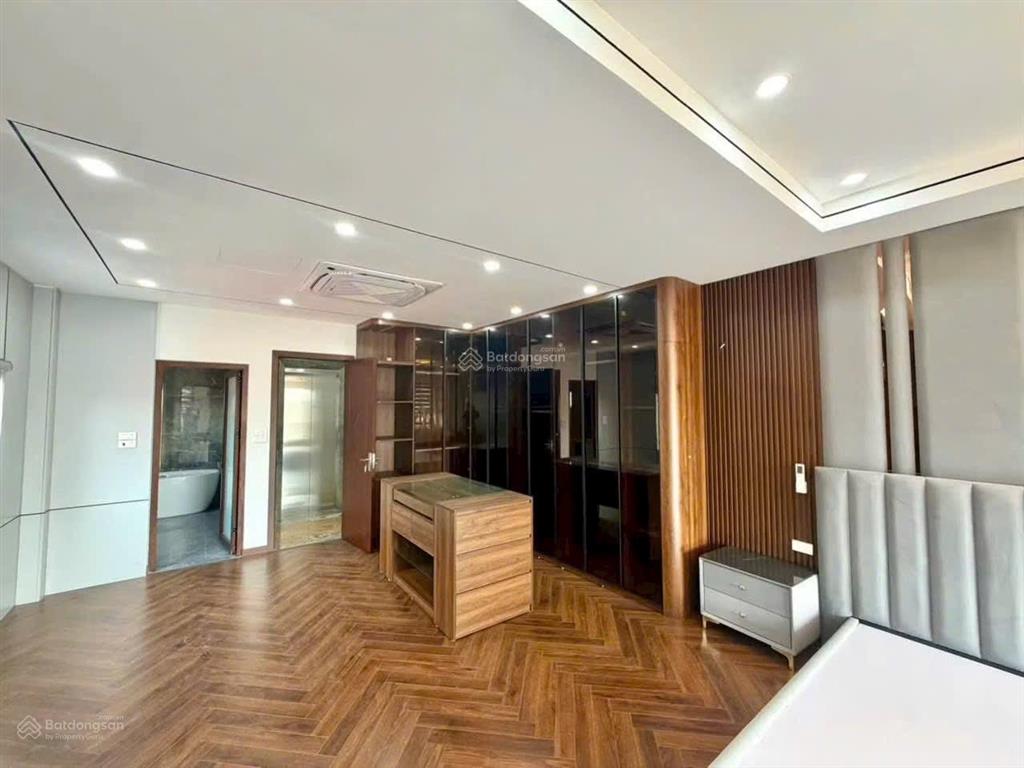 Nhà bát khối long biên, s 80m2 mt 5m căn góc 8 tầng full đồ. 20,5 tỷ có tl
