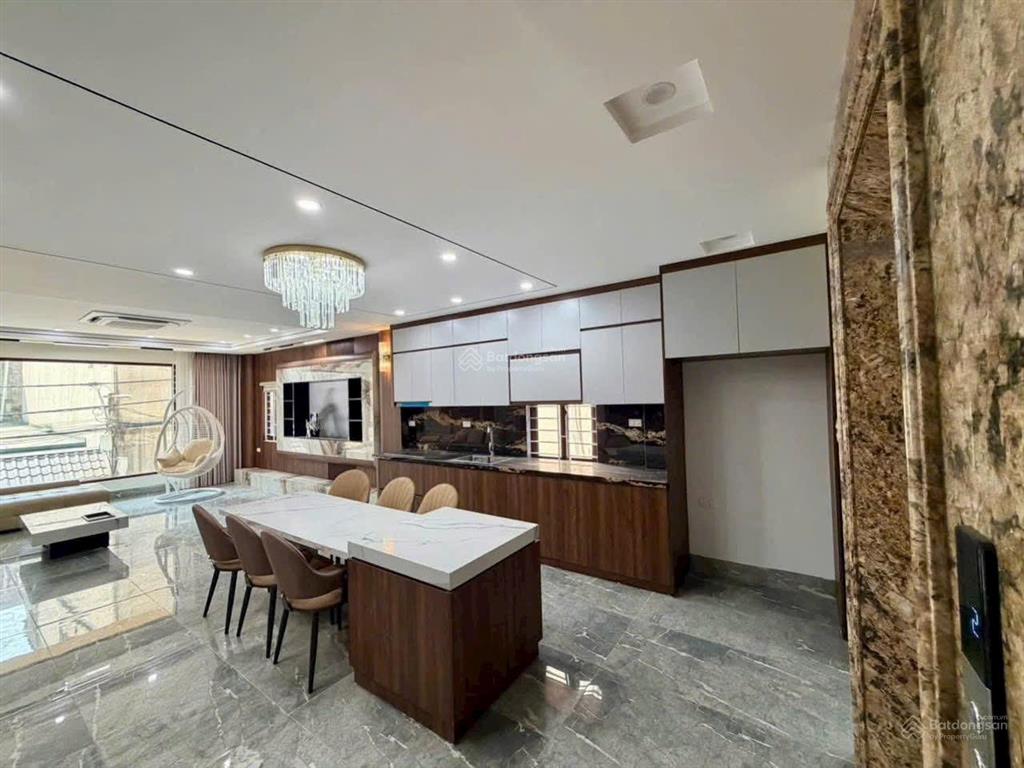 Nhà bát khối long biên, s 80m2 mt 5m căn góc 8 tầng full đồ. 20,5 tỷ có tl
