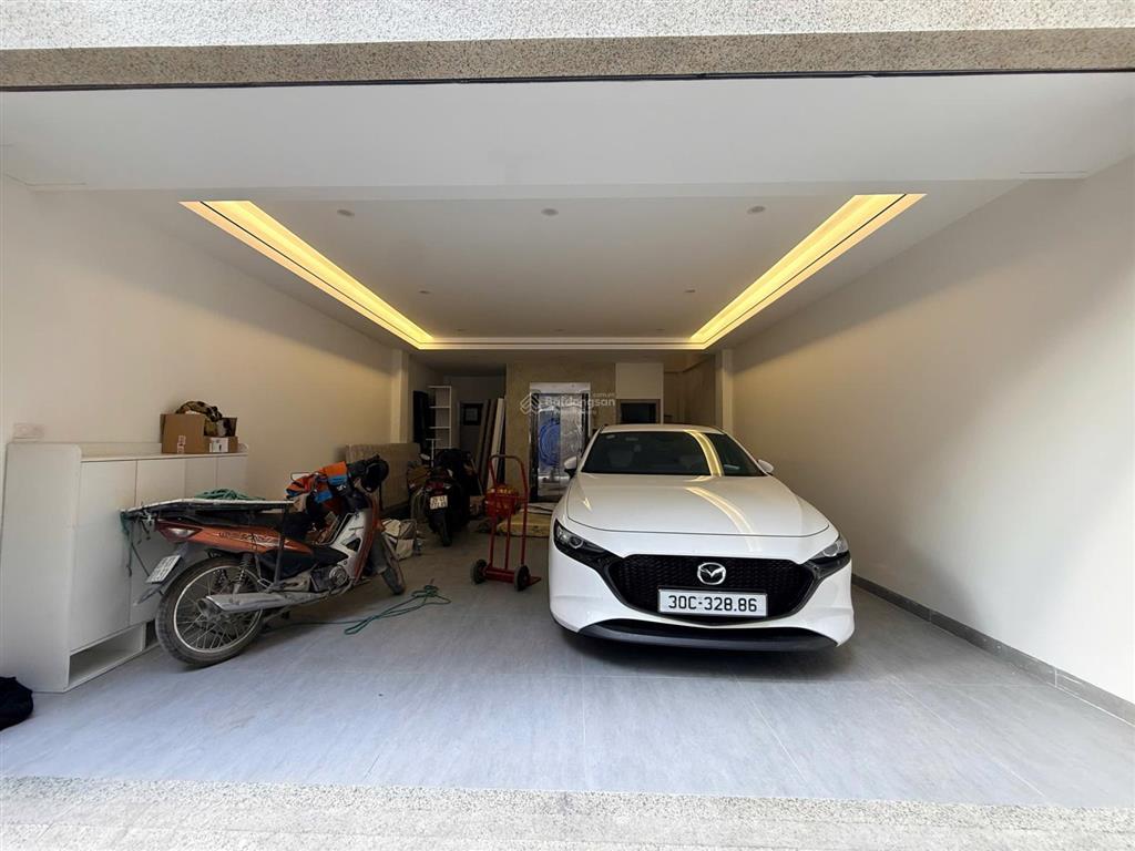 Căn nhà đẹp bát khối, ngay gần aeon mall long biên. 50,5m2 mt 5,55m căn góc giá 14,8 tỷ có tl
