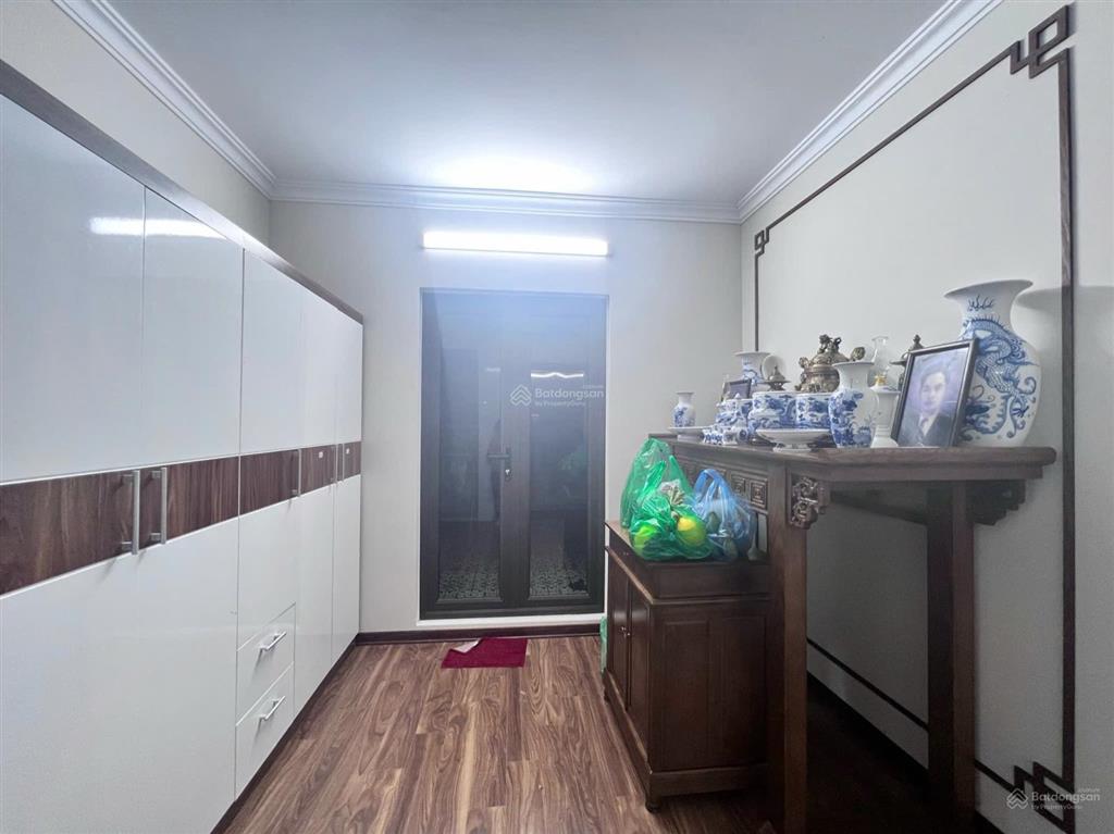 Nhanh tay thì còn, nhà ngọc thụy 6 tầng thang máy s40m2 mt 4m giá 11,5 tỷ