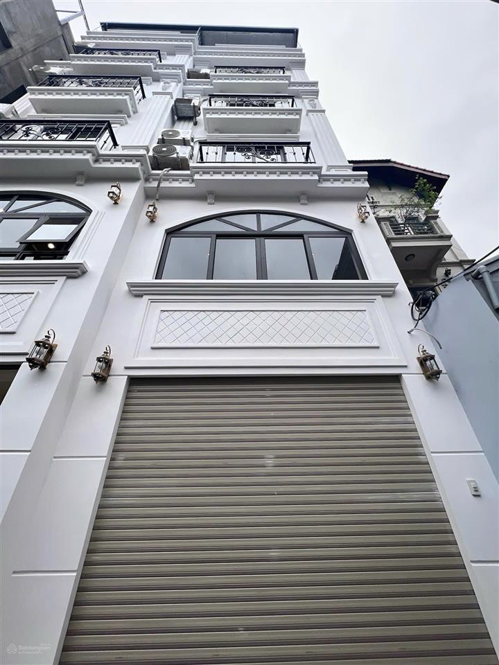 Nhanh tay thì còn, nhà ngọc thụy 6 tầng thang máy s40m2 mt 4m giá 11,5 tỷ