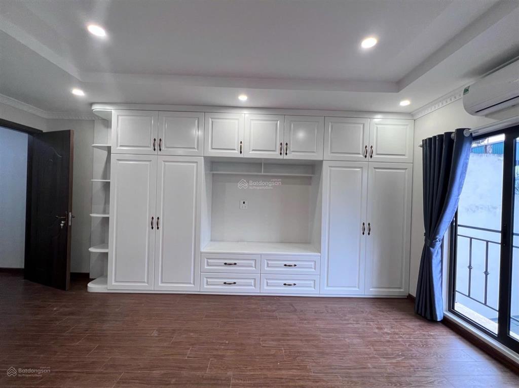 Nhanh tay thì còn, nhà ngọc thụy 6 tầng thang máy s40m2 mt 4m giá 11,5 tỷ