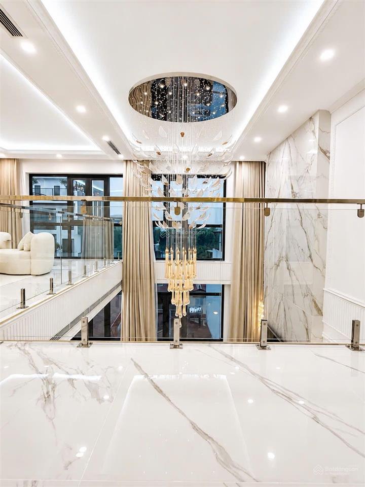 Siêu phẩm nguyễn sơn, long biên ô tô tránh. 91m2 mt 7,5m 8 tầng thang máy full nội thất. 38,6 tỷ
