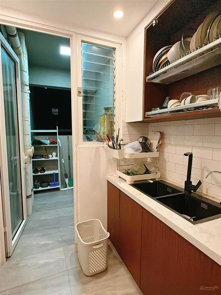 Chính chủ bán ch 2n2vs. dt 76m2. giá 5,9 tỷ. đc hồ gươm plaza, hà đông. full nội thất.