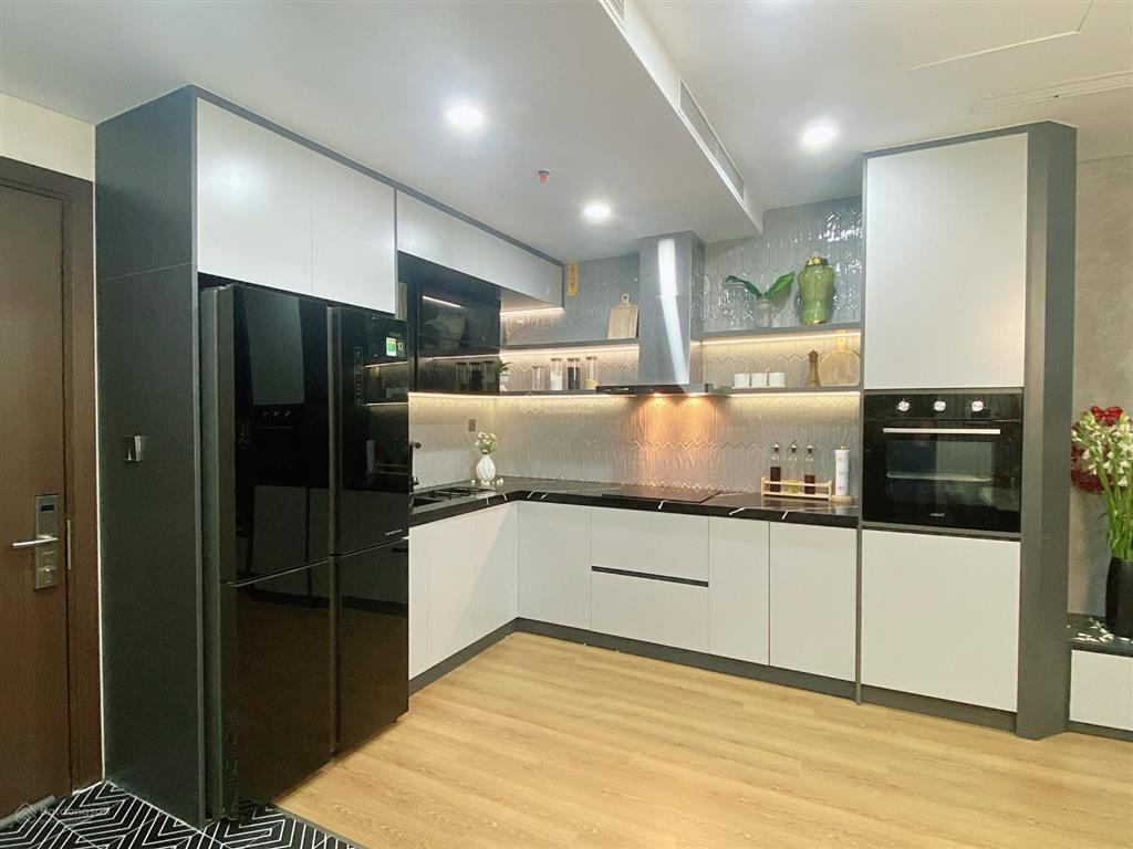 Chính chủ bán ch 2n2vs. dt 75m2 giá 6,9 tỷ. đc home city 177 trung kính, cầu giấy. full nội thất