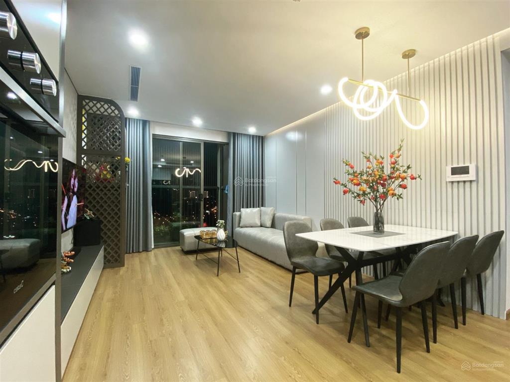 Chính chủ bán ch 2n2vs. dt 75m2 giá 6,9 tỷ. đc home city 177 trung kính, cầu giấy. full nội thất