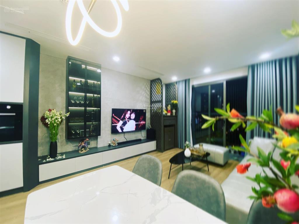 Chính chủ bán ch 2n2vs. dt 75m2 giá 6,9 tỷ. đc home city 177 trung kính, cầu giấy. full nội thất