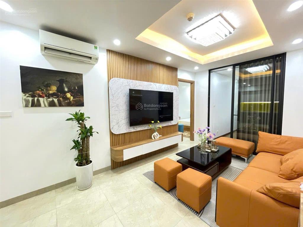 Chính chủ bán ch 2n1vs. dt 60m2. giá 5,9 tỷ. đc center point 110 cầu giấy. nội thất đầy đủ