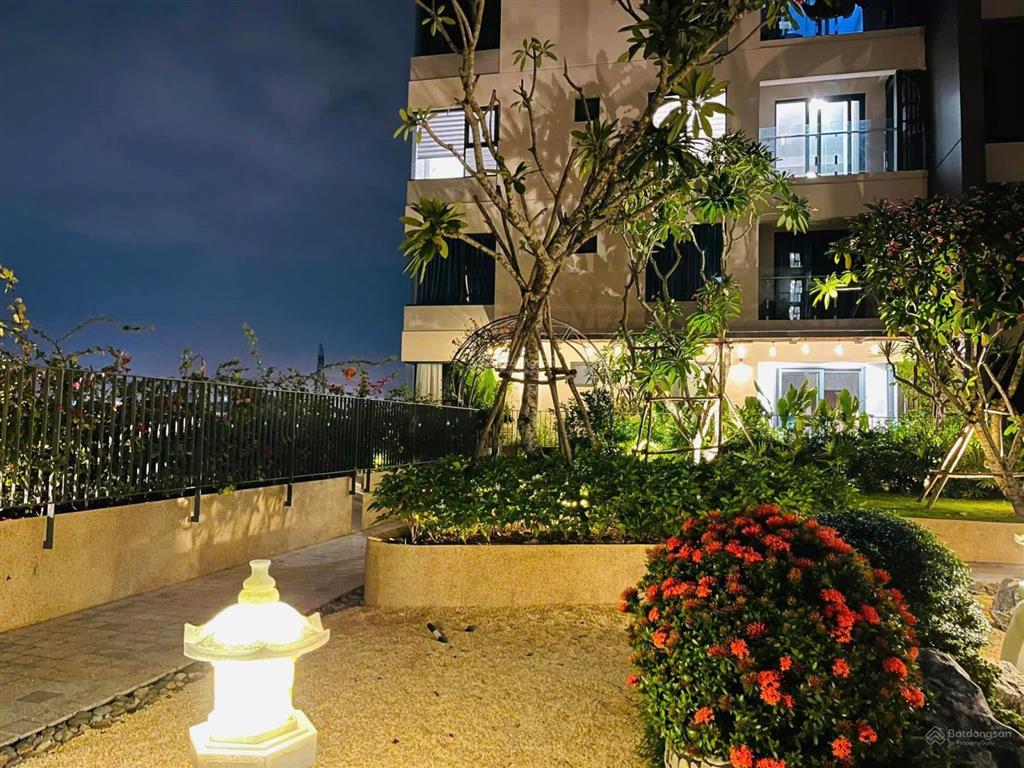 Căn hộ phong cách resort tại akari city 97m2 + 38m2 sân vườn giá 7.8 tỷ full nội thất decor