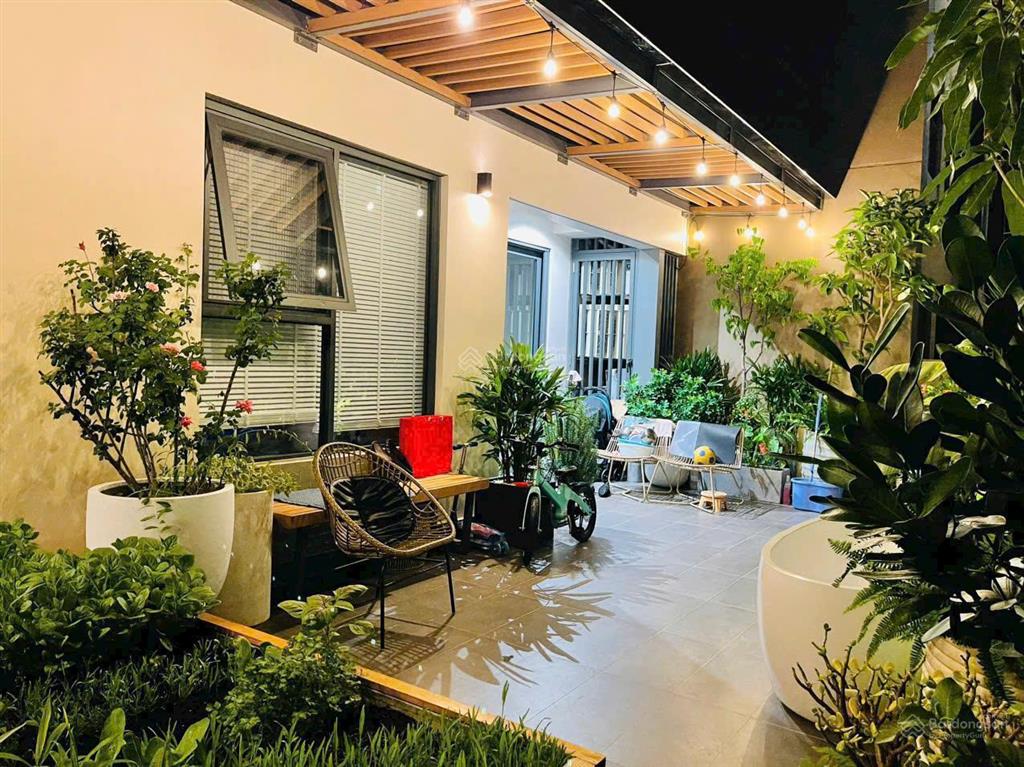 Căn hộ phong cách resort tại akari city 97m2 + 38m2 sân vườn giá 7.8 tỷ full nội thất decor