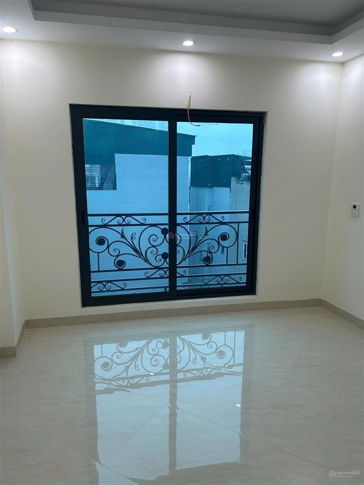 Thị trấn văn điển, 45m2, 6 tầng, thang máy hiện đại.
gara vf3, mặt tiền bề thế
giá 11 tỷ, có tl