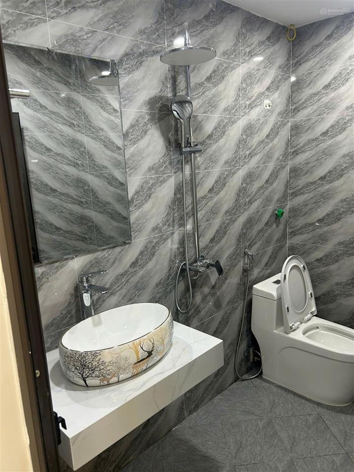Thị trấn văn điển, 45m2, 6 tầng, thang máy hiện đại.
gara vf3, mặt tiền bề thế
giá 11 tỷ, có tl