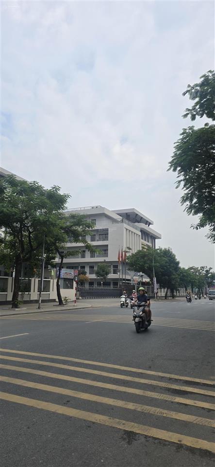 Hàng hiếm, hơn 6 tỷ, ô tô tránh, kinh doanh tại thị trấn văn điển, sát vách kđt pháp vân, hồng hà