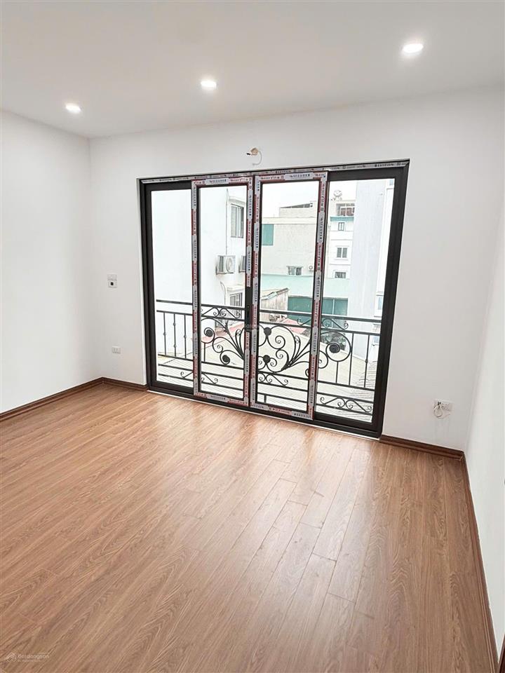 Nhà mới đẹp, 5 tầng, 4 ngủ, gần phố, an cư lạc nghiệp, giá chỉ hơn 6 tỷ, chủ cần bán gấp, tl mạnh!