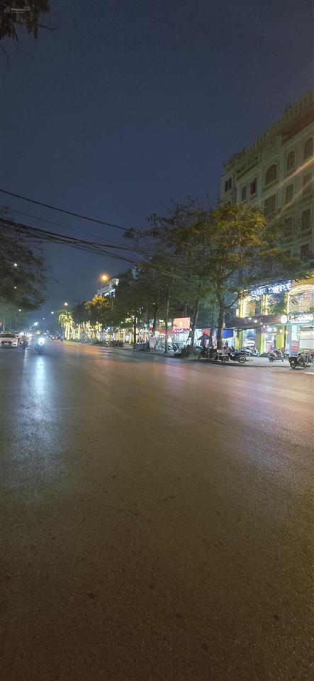 Phố ẩm thực vũ lăng, 6 tầng, lô góc, thang máy, đẹp không tì vết, điểm 10 cho chất lượng!