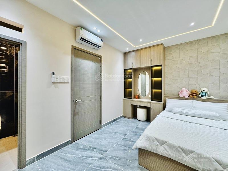 Bán nhà 5 tầng, 10 phòng full nội thất, thu nhập từ 350 tr/năm sát khu bắc hải & cv lê thị riêng
