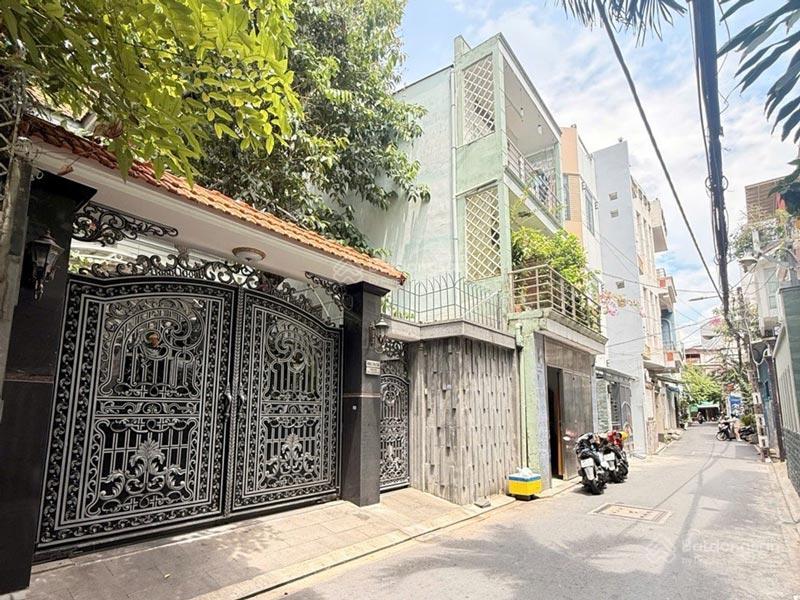 Bán nhà 3 tầng, lô góc 2 mặt thoáng, xe hơi đậu trong nhà, gần tuyến metro số 2, giá chỉ 7 tỷ ít