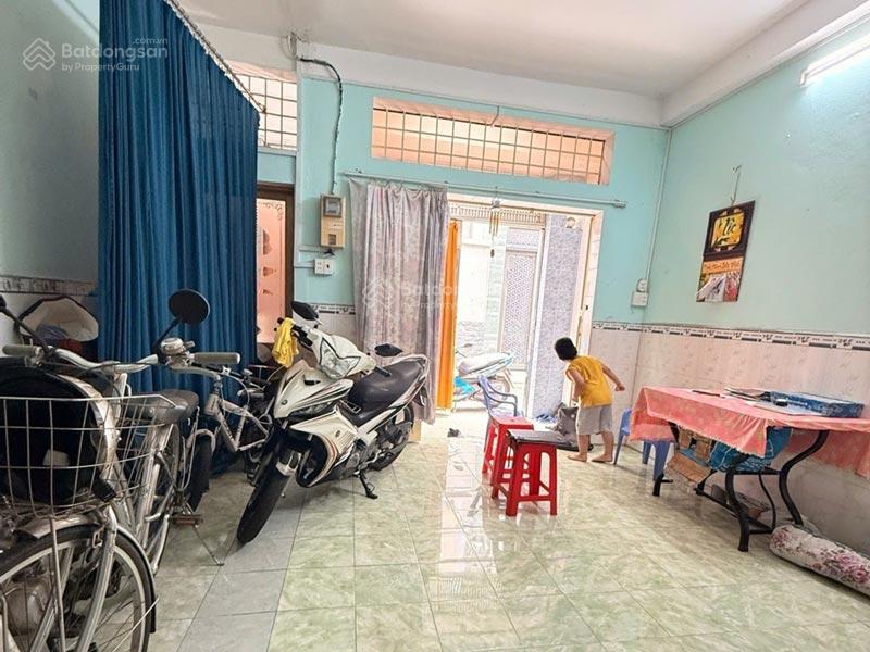 Bán nhà 3 tầng, lô góc 2 mặt thoáng, xe hơi đậu trong nhà, gần tuyến metro số 2, giá chỉ 7 tỷ ít