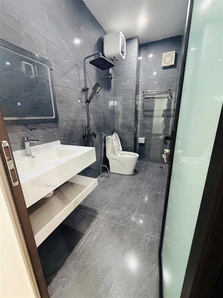 Nhà xây mới 5 tầng lô góc ngõ 4m tại nguyễn công hoà thang máy 450kg ô tô vào nhà giá chỉ hơn 5 tỷ