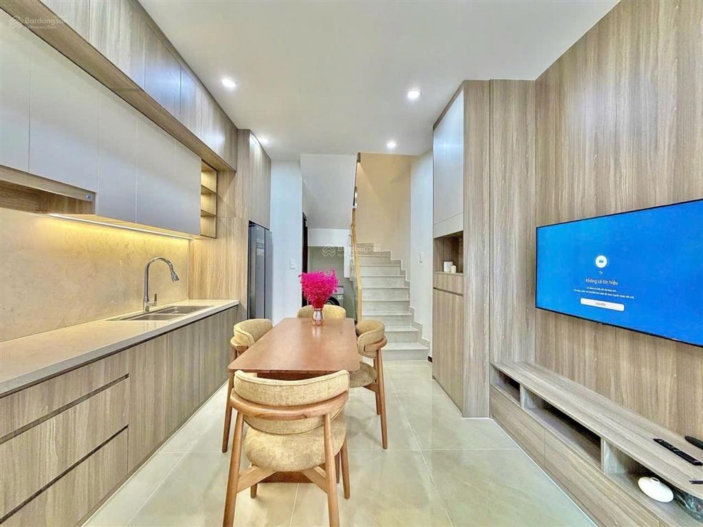 Bán nhà 3 tầng, sát mặt tiền lê quang định, bình thạnh, hẻm 4m, 32m2, 6.x tỷ