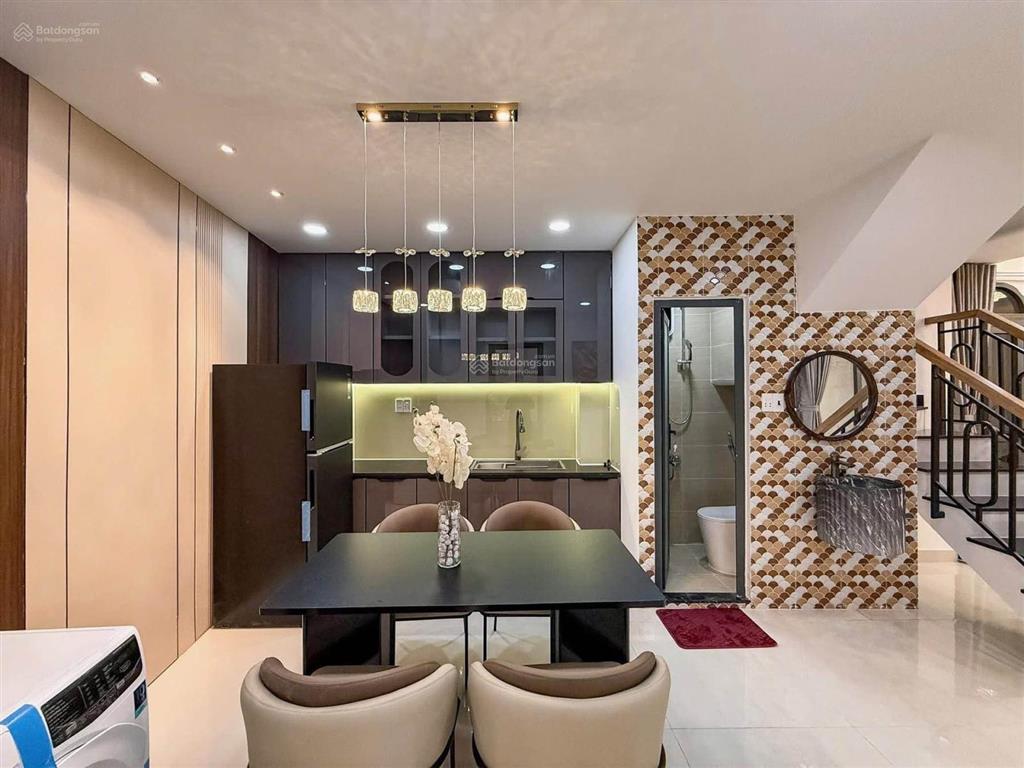 Bán nhà 2 tầng  phan văn hân  bình thạnh  full nội thất  hẻm 4m  60m²  6,x tỷ