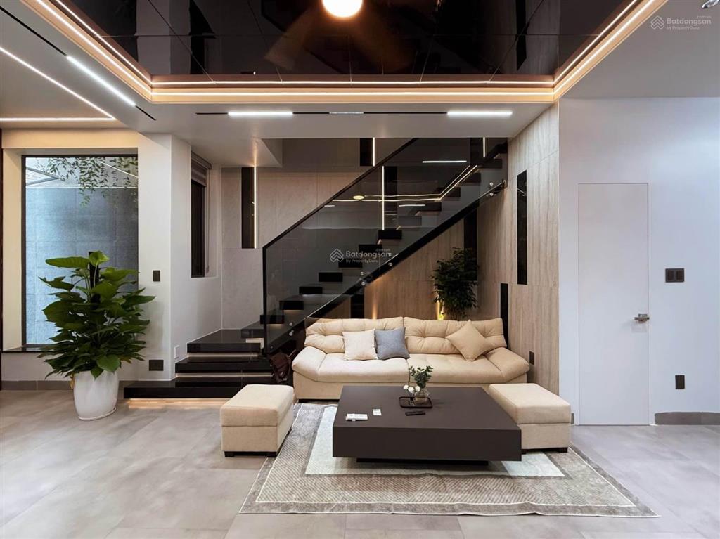 Bán nhà 4 tầng, gần chung cư hà đô centrosa, quận 10, hẻm 4m, ngang hơn 5m, 14,2 tỷ