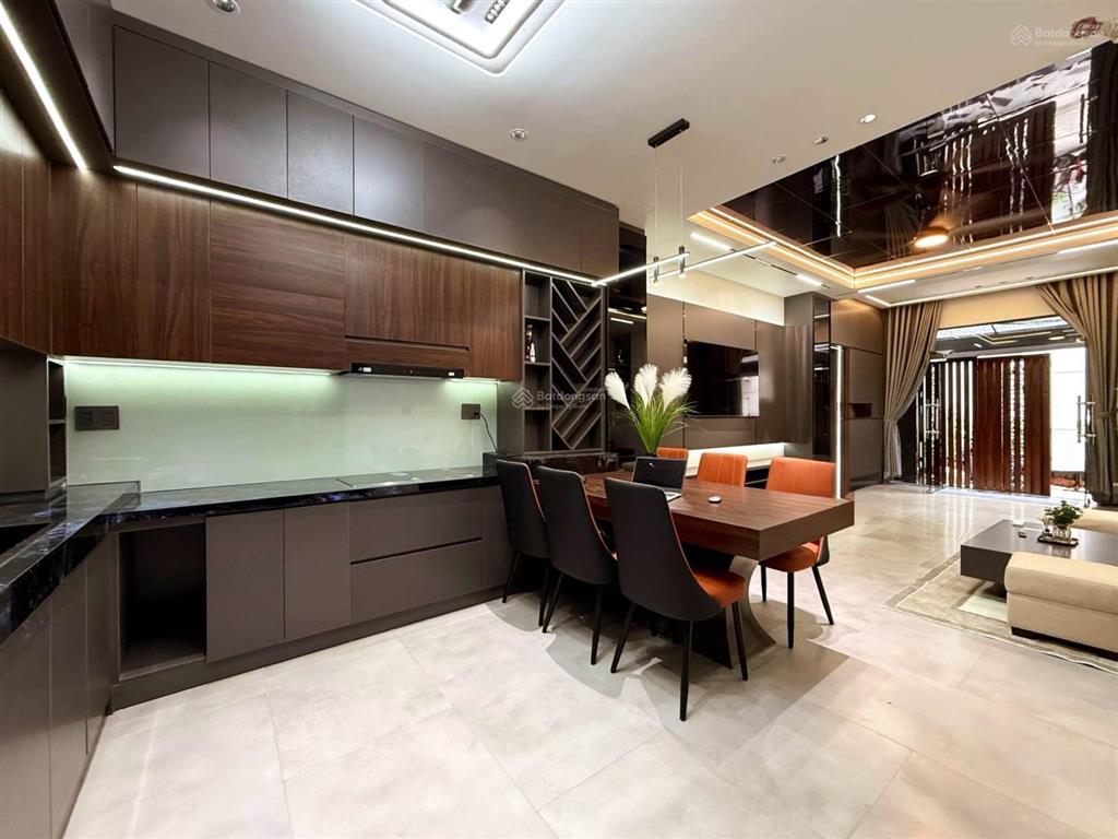 Bán nhà 4 tầng, gần chung cư hà đô centrosa, quận 10, hẻm 4m, ngang hơn 5m, 14,2 tỷ