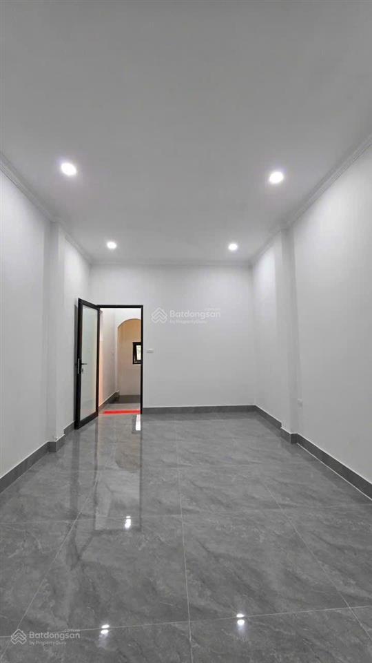 Cho thuê nhà riêng hoàng ngọc phách  đống đa. 19 triệu / tháng. dt50mx3 tầng.3pn3wc  0968 886 ***