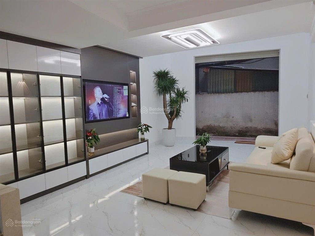 Bán nhà kim giangthanh liệt. nhà dân xây, full nội thất, 30m ra phố. 38m2 x 7 tầng  hơn 8 tỷ