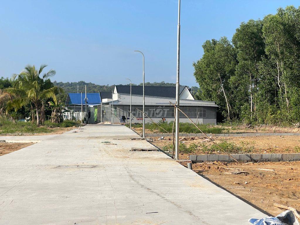Bán Đất Ngay Trung Tâm Đặt Khu Phú quốc giá chỉ 2,3 tr/m2