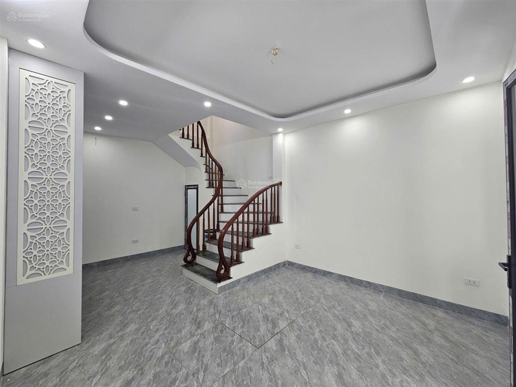 Cực rẻ nhà độc lập 41m2 ở p.chương mỹ ô tô đỗ. gần chợ tt, đh tdtt, 10p đi bx yên nghĩa  tàu điện