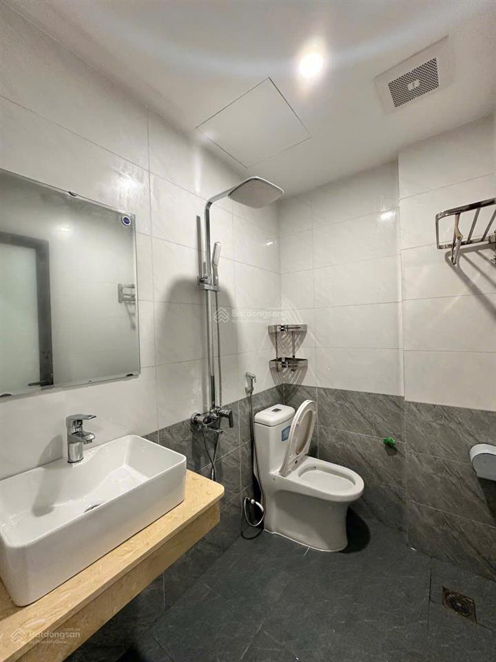 1 căn rẻ nhất dt 40m về ở luôn,ngay gần đông laôtô tới nhà,2km đi bvien nhi hà nội,đại học phenika