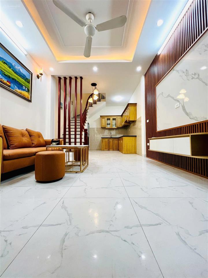 Cần bán gấp nhà an thắngbiên giang 30m2 x 5 tầng,ngõ thông cách 1 nhà ra ôtô,gần ql6 mở rộng 600m