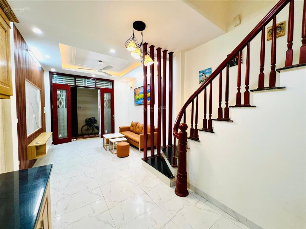 Cần bán gấp nhà an thắngbiên giang 30m2 x 5 tầng,ngõ thông cách 1 nhà ra ôtô,gần ql6 mở rộng 600m